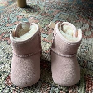 Pink UGG Baby Jesse Bow ll Booties